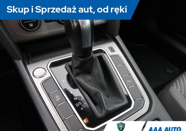 Volkswagen Passat cena 75000 przebieg: 143101, rok produkcji 2020 z Sośnicowice małe 326